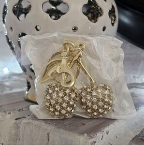 🍒NIP Gold Rhinestone Cherry Bag Charm Keychain🍒